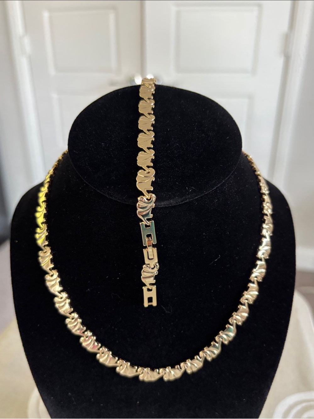 Gold-Tone Elephant Linked Necklace and Bracelet Set - Women Jewelry
